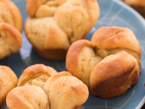 The Softest Cloverleaf Dinner Rolls (VIDEO) 