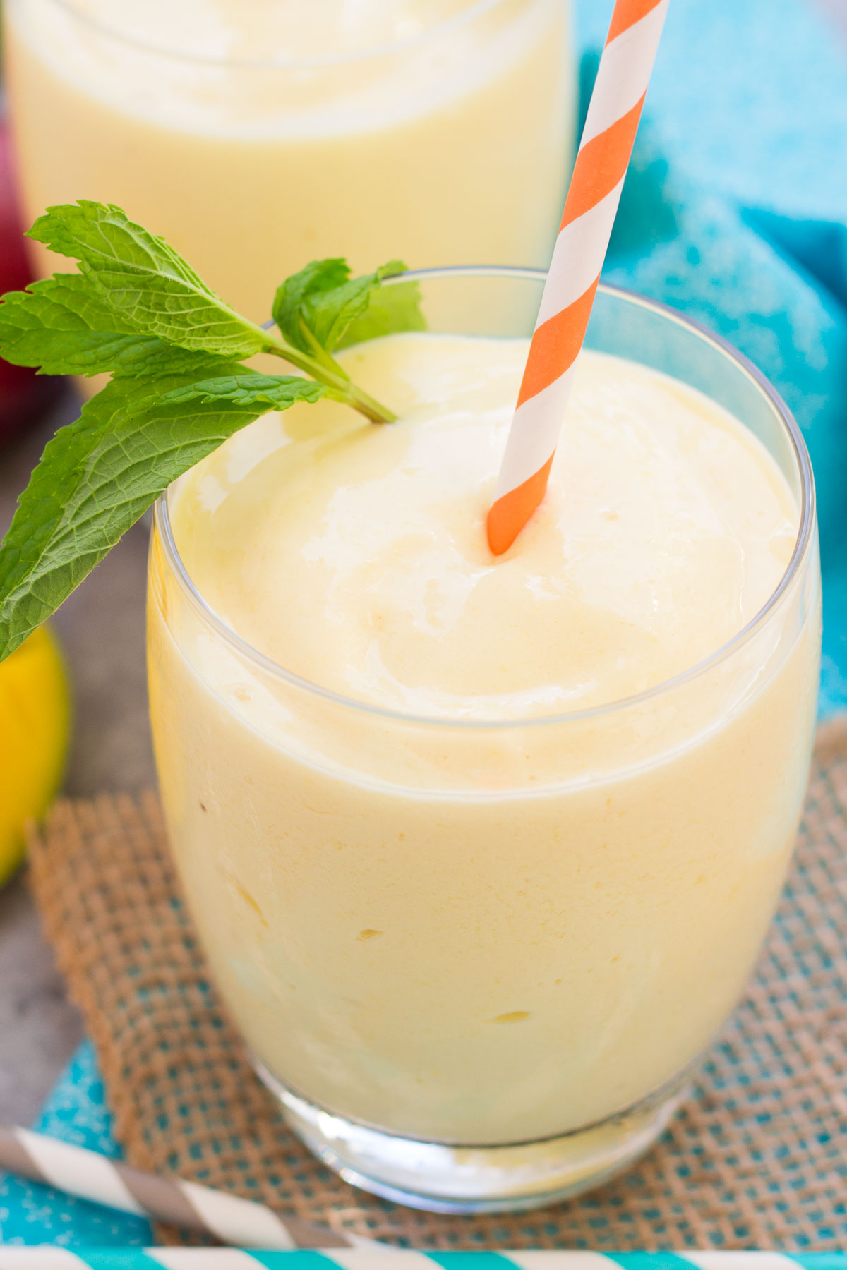 Mango Smoothie - Easy &amp; Healthy Recipe!