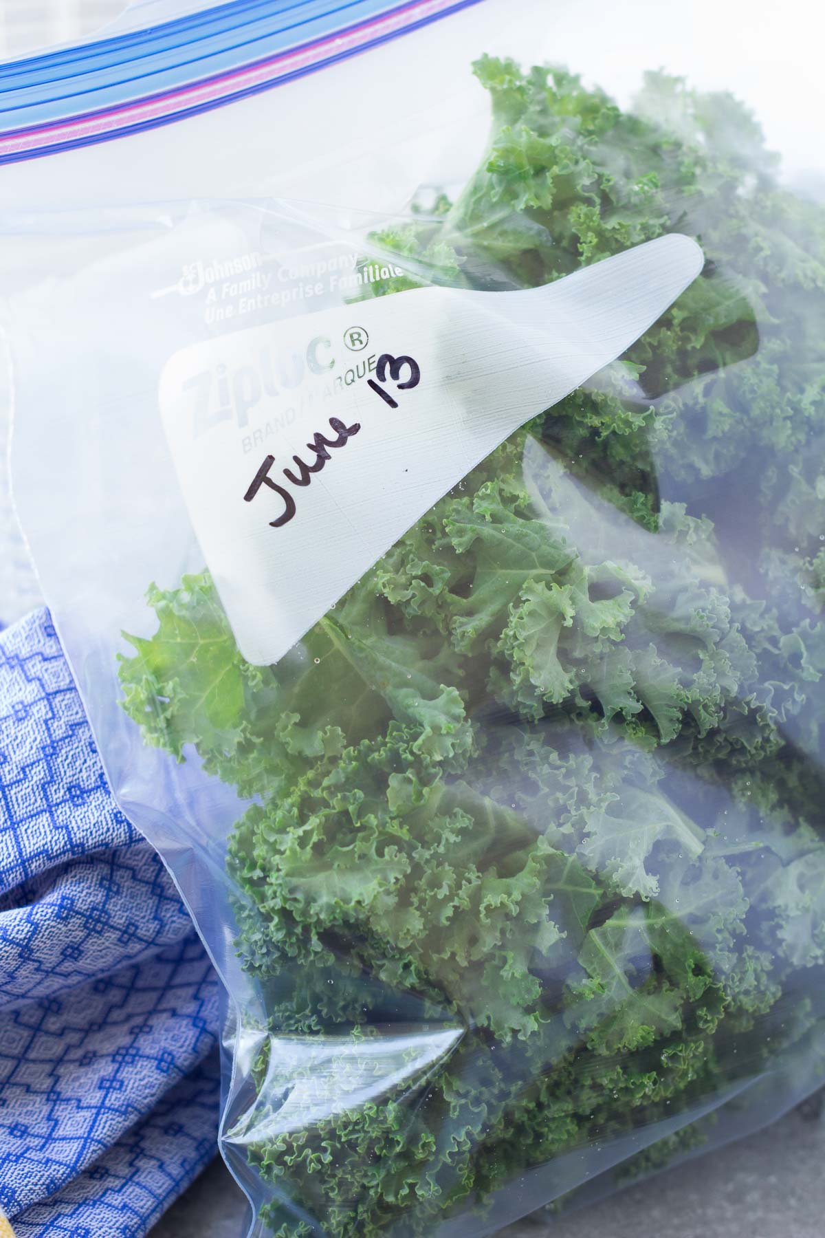How to Wash and Store Kale (for smoothies and salads)