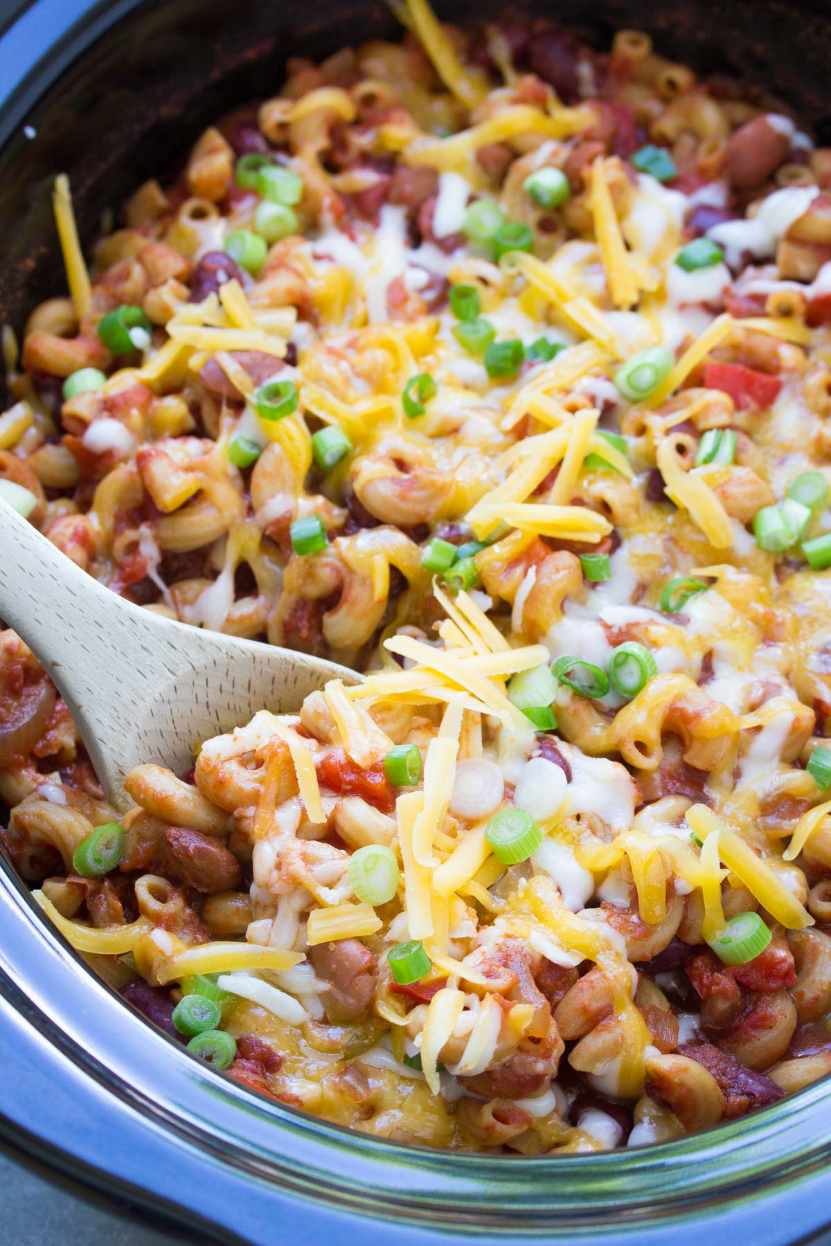 Slow Cooker Vegetarian Chili Mac