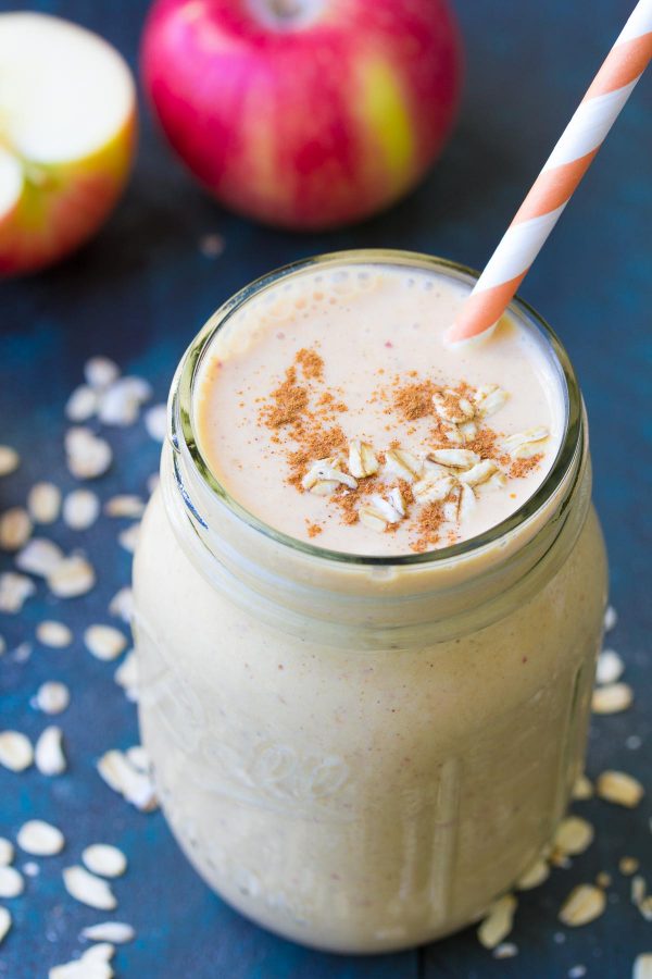 Pumpkin and apple are a perfect pair in this fall Pumpkin Smoothie. This healthy smoothie has oats, Greek yogurt, pumpkin and pumpkin pie spice!
