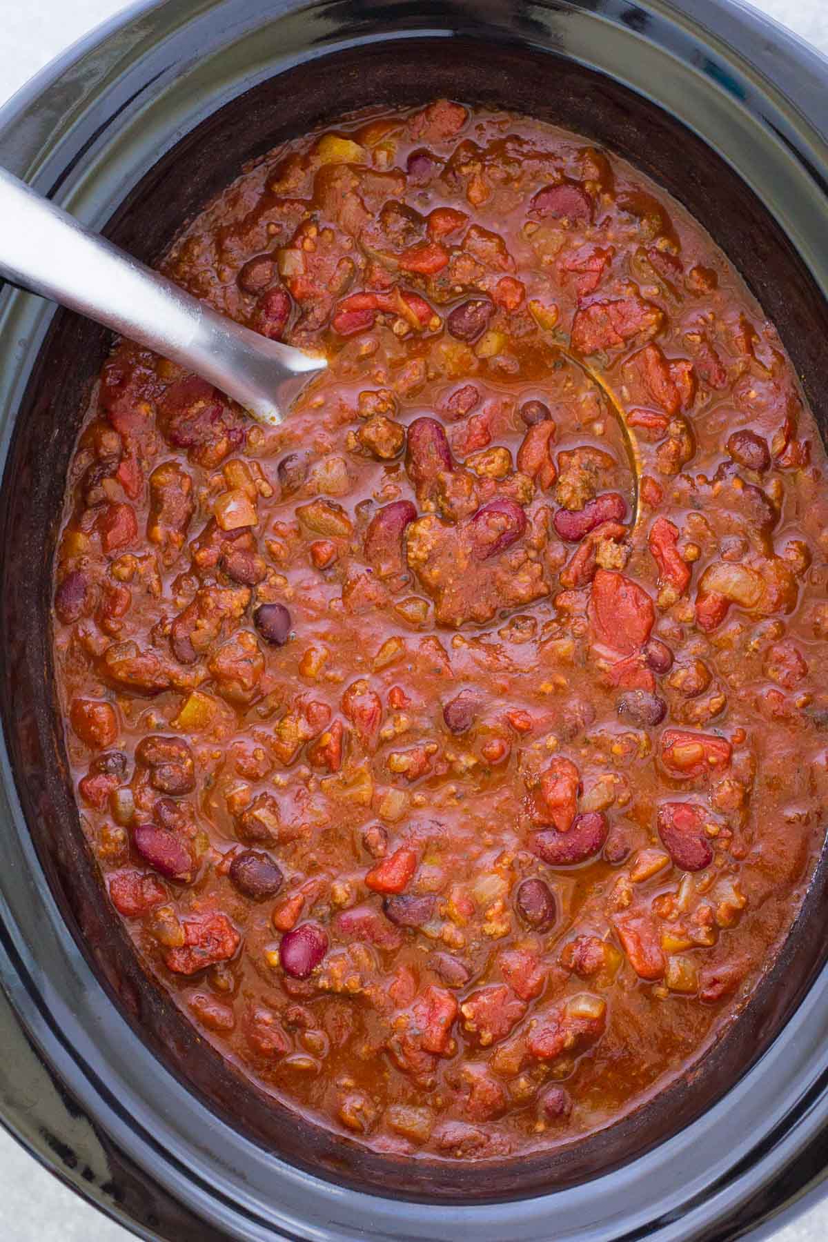 Slow Cooker Chili - Easy Crockpot Recipe!