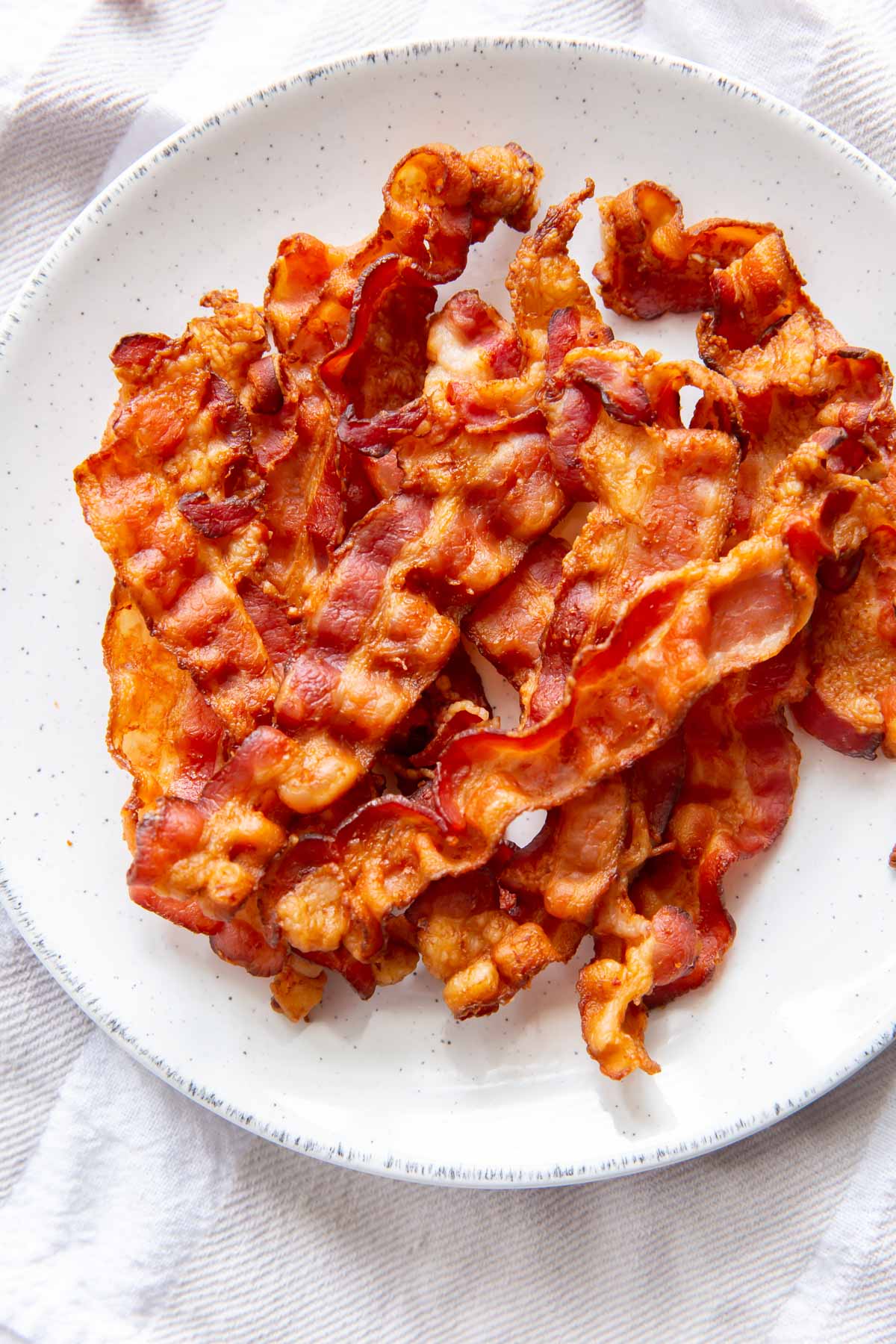 https://kristineskitchenblog.com/wp-content/uploads/2021/10/air-fryer-bacon-.jpg