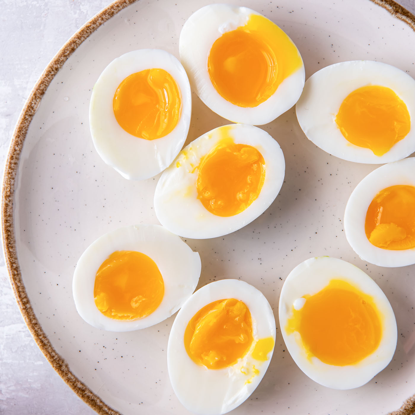 https://kristineskitchenblog.com/wp-content/uploads/2023/03/perfect-soft-boiled-eggs-17.jpg