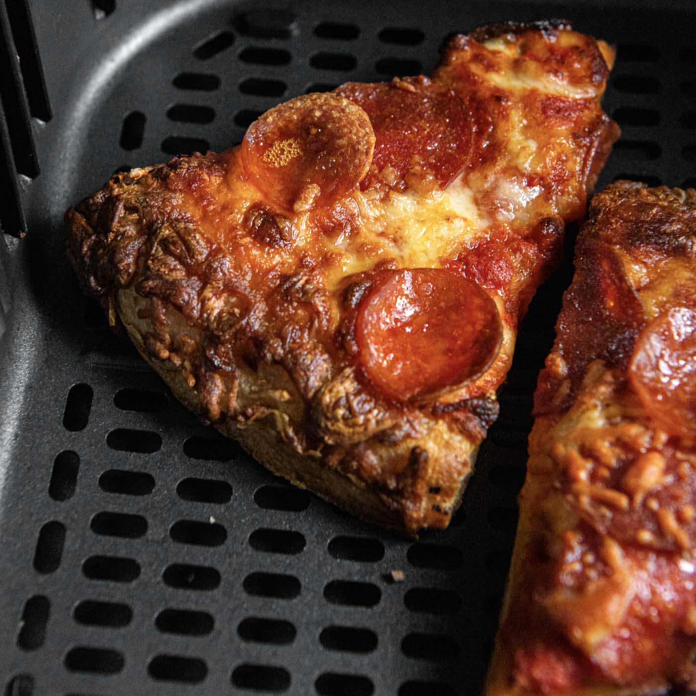 How To Reheat Pizza in the Air Fryer : The Best Way!