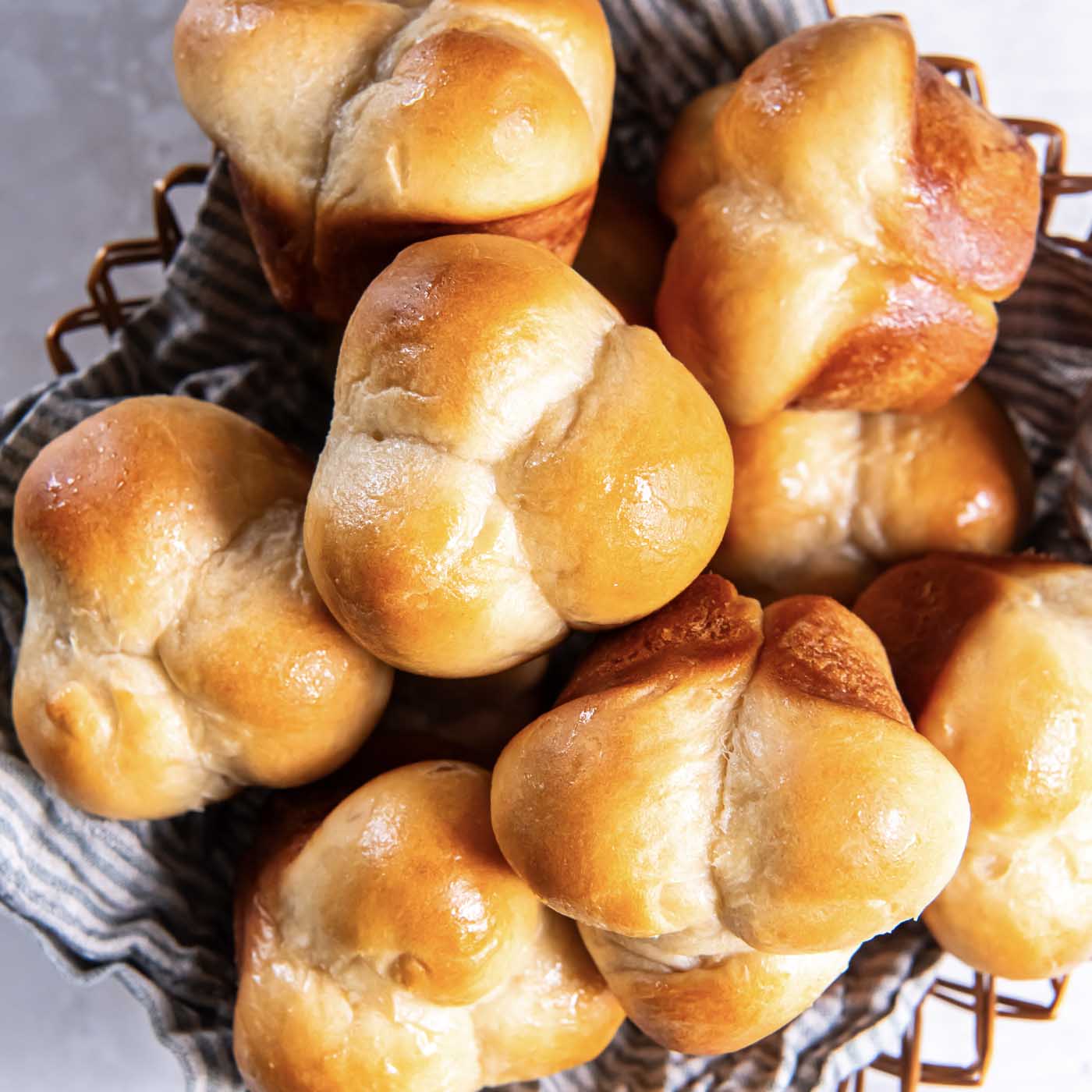 Cloverleaf Rolls